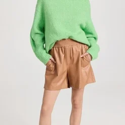 A.L.C. Kaleb Shorts -Deals Glitz Muse Store alccc4245311835 1676566871125 2 0. UX357 QL90