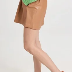 A.L.C. Kaleb Shorts -Deals Glitz Muse Store alccc4245311835 1676566872367 2 0. UX357 QL90