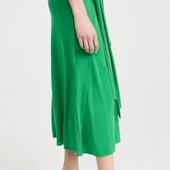 Cinq A Sept Cinq à Sept Sheila Skirt -Deals Glitz Muse Store cinqa3139215187 1680898586469 2 0. UX357 QL90