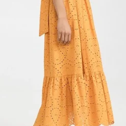 Charina Sarte Las Dalias Skirt -Deals Glitz Muse Store csart3007514fc8 1677183160021 2 0. UX357 QL90