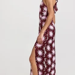 KITRI Gwen Star Halterneck Dress -Deals Glitz Muse Store kitri300731ee08 1668200795172 2 0. UX357 QL90