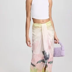 Le Superbe Lulu Parreo Skirt -Deals Glitz Muse Store lesup302881ff83 1683919636511 2 0. UX357 QL90