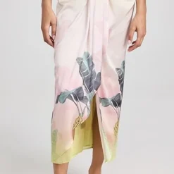 Le Superbe Lulu Parreo Skirt -Deals Glitz Muse Store lesup302881ff83 1683919636525 2 0. UX357 QL90